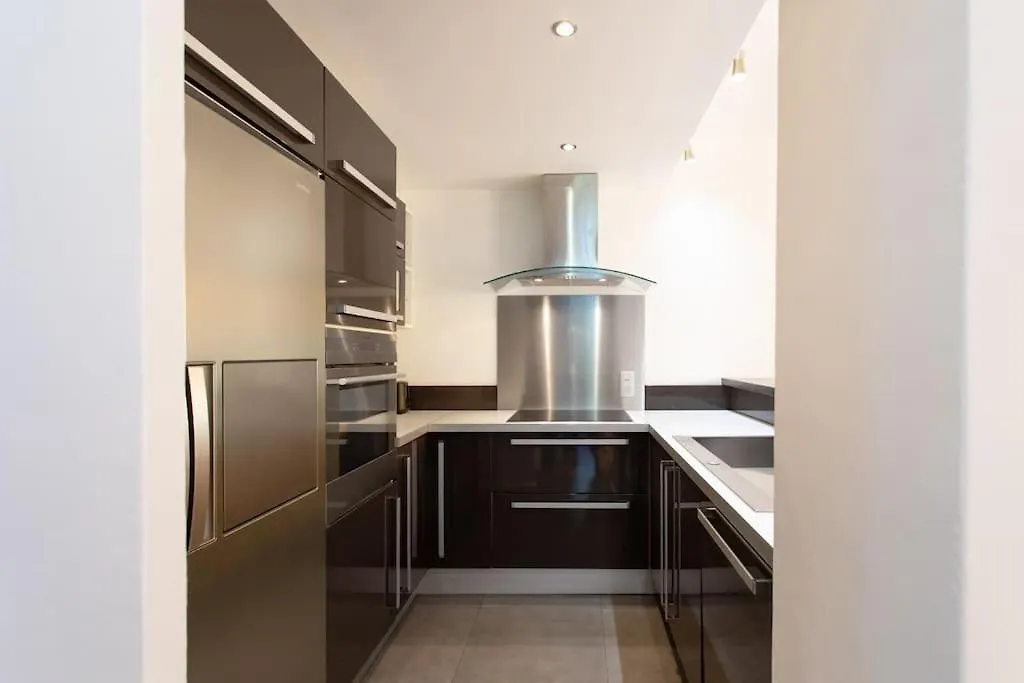 C9 - 2 Bdr 10 Min Palais Festivals & Sea - Ac, Parking & Balcony Apartment Cannes France