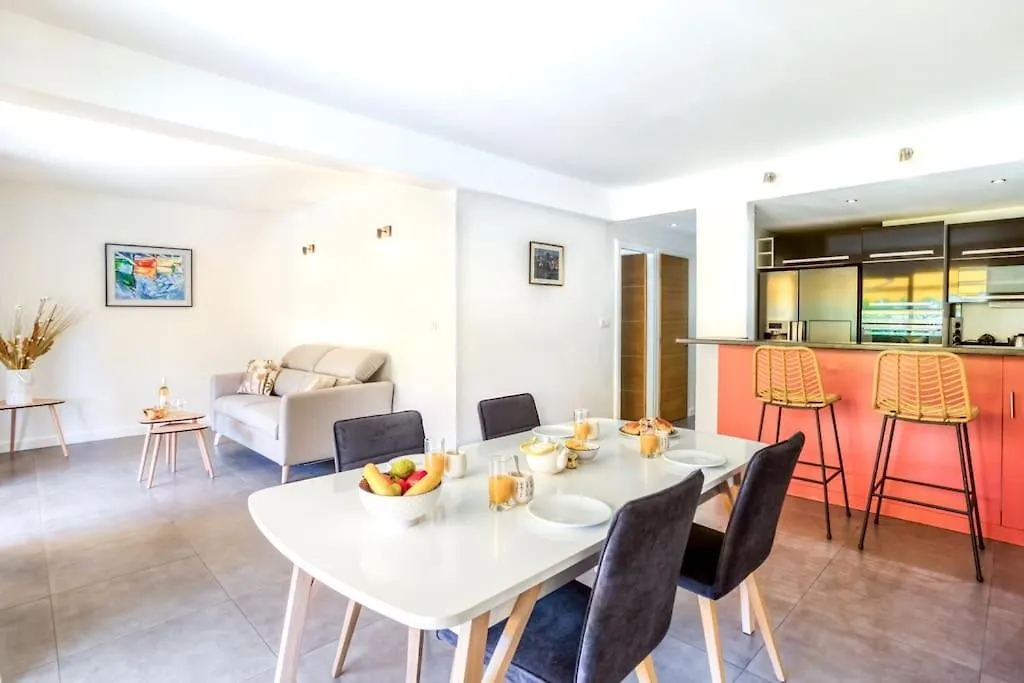 C9 - 2 Bdr 10 Min Palais Festivals & Sea - Ac, Parking & Balcony Apartment Cannes