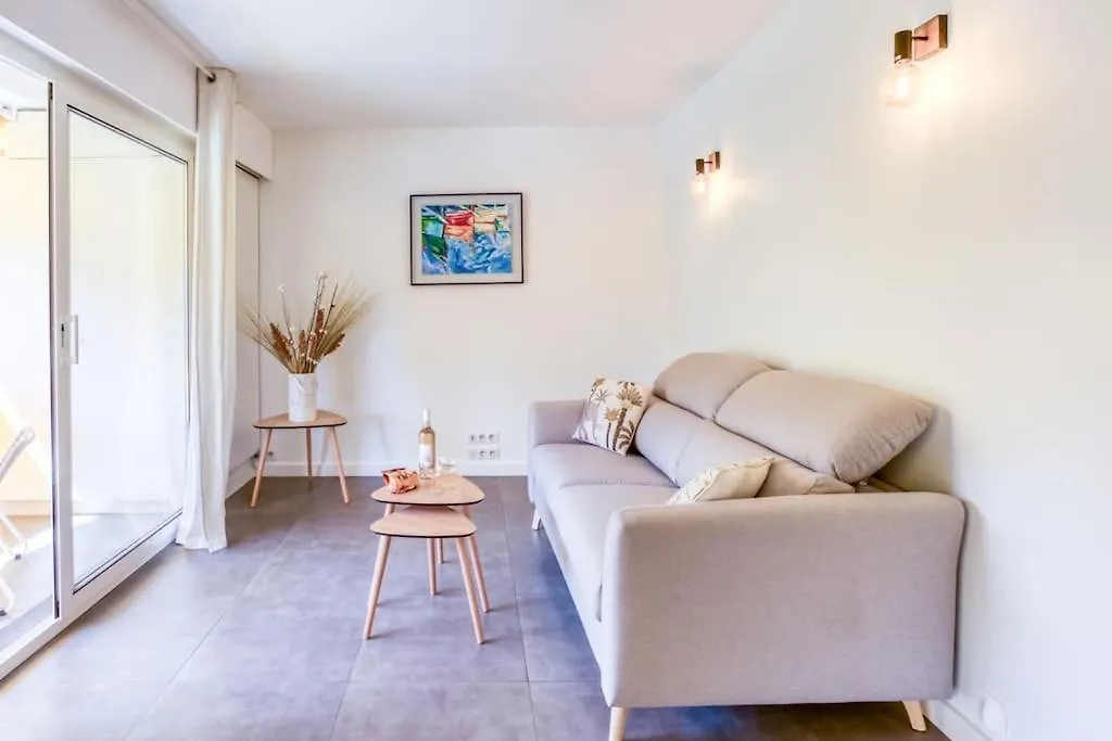 C9 - 2 Bdr 10 Min Palais Festivals & Sea - Ac, Parking & Balcony Apartment Cannes France