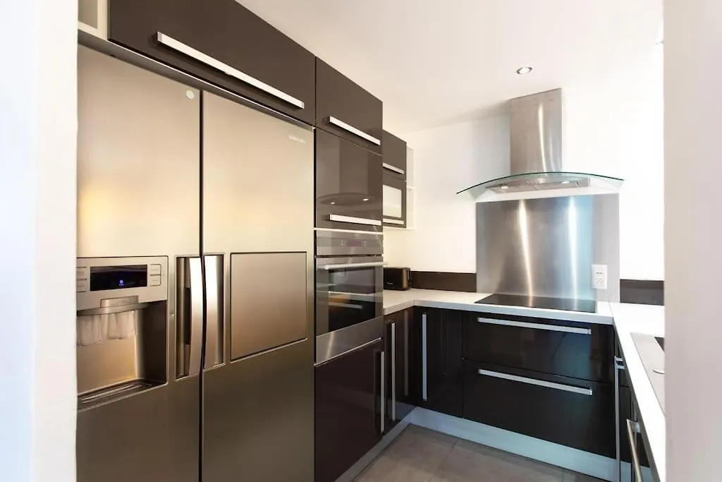 C9 - 2 Bdr 10 Min Palais Festivals & Sea - Ac, Parking & Balcony Apartment Cannes