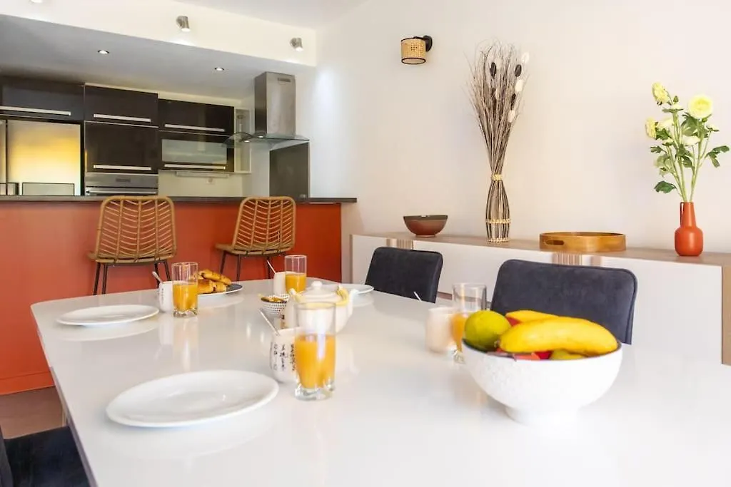 C9 - 2 Bdr 10 Min Palais Festivals & Sea - Ac, Parking & Balcony Apartment Cannes France